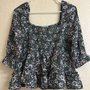 American Eagle women’s medium floral blouse, worn once